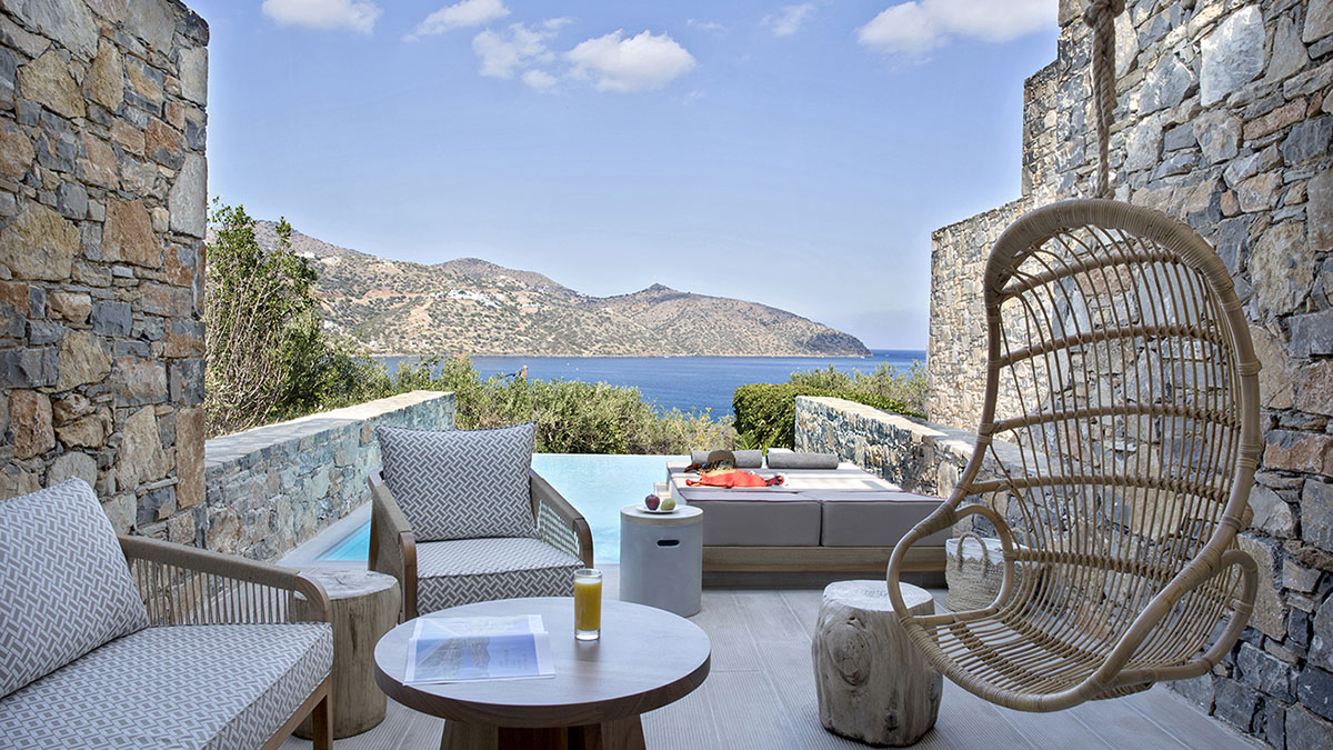 Zeus Eleva Mirabello Bay